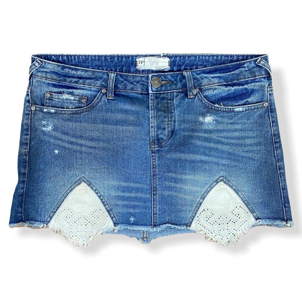 Free People Tire Swing Distressed Denim Mini Skirt size 10 Lace Boho